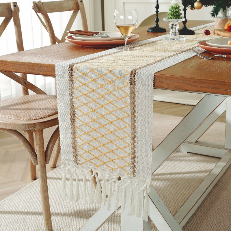 Boho bordsduk – heminredning med tofsar