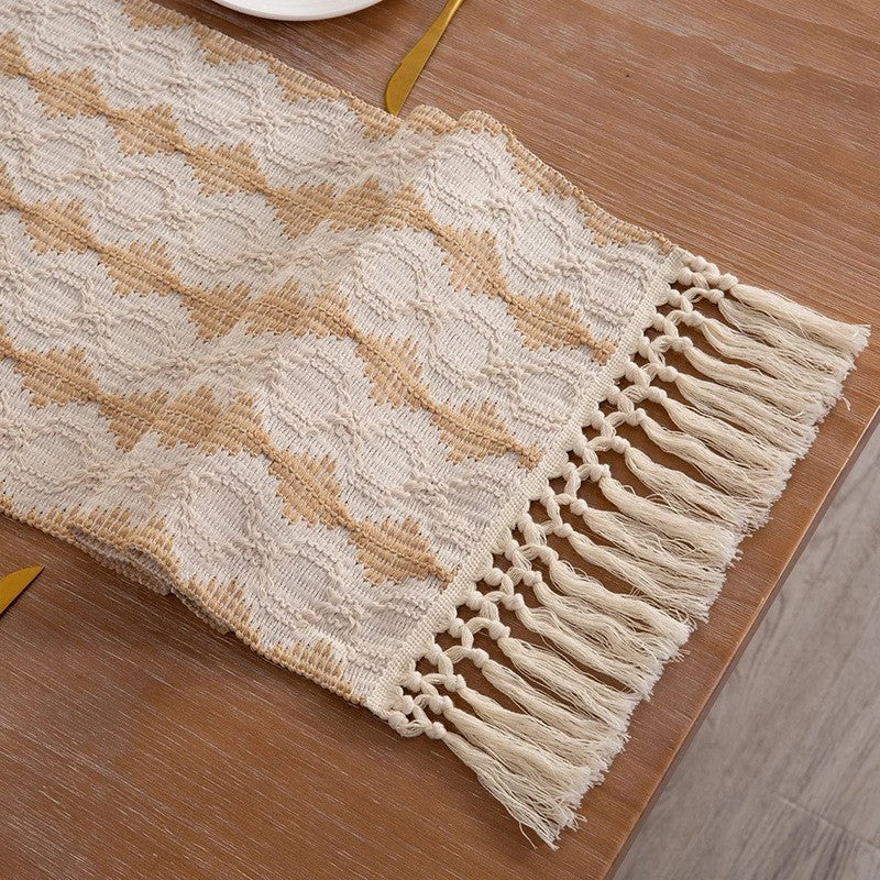 Boho bordsduk – heminredning med tofsar