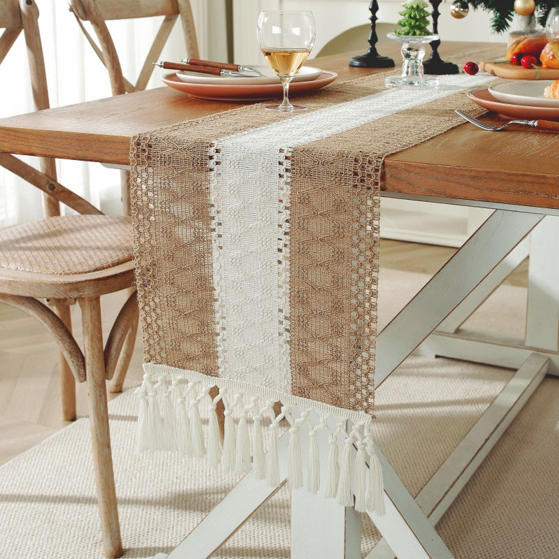 Boho bordsduk – heminredning med tofsar