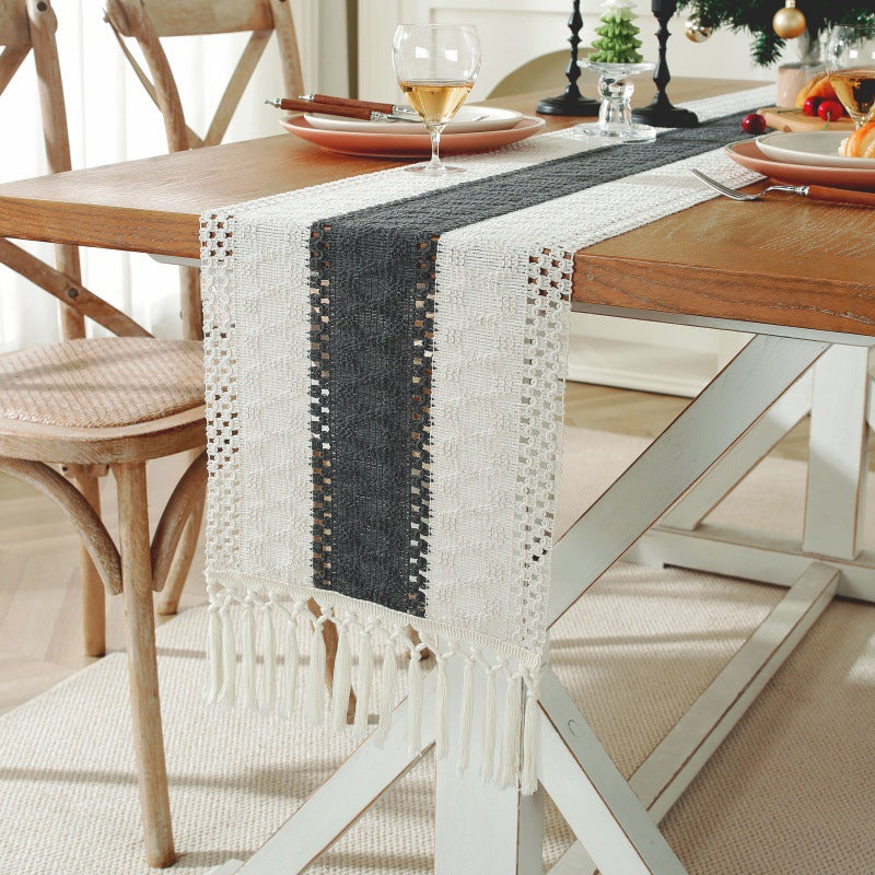 Boho bordsduk – heminredning med tofsar