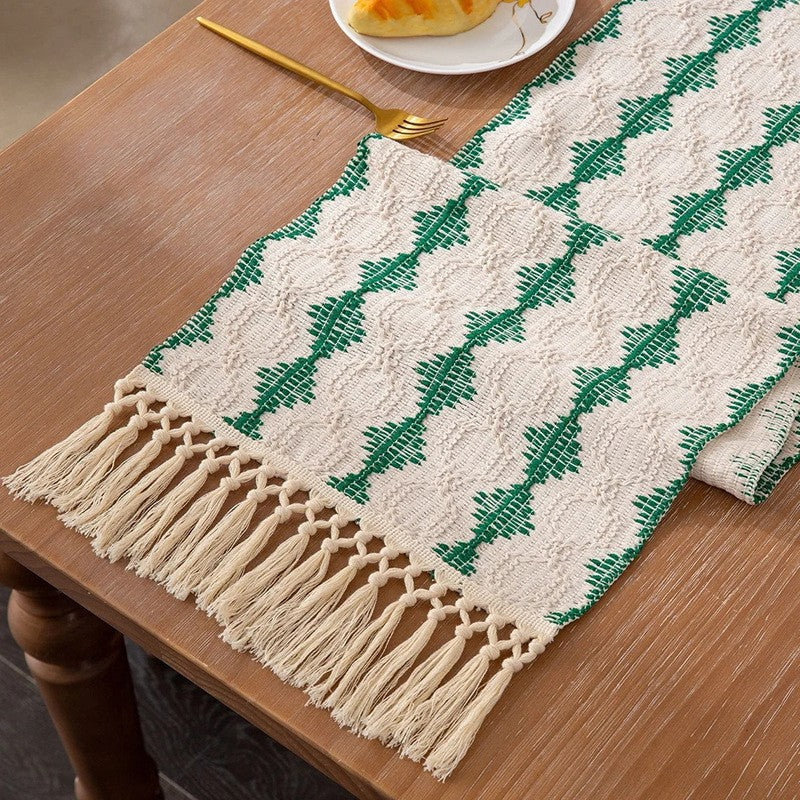 Boho bordsduk – heminredning med tofsar