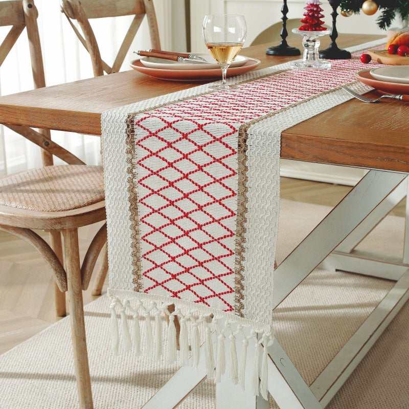 Boho bordsduk – heminredning med tofsar