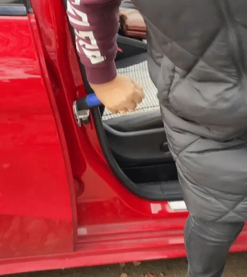 Bilhandtag för Dörrassistans