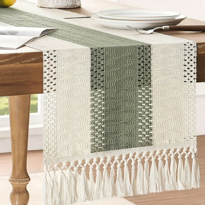 Boho bordsduk – heminredning med tofsar