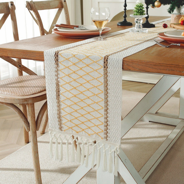 Boho bordsduk – heminredning med tofsar