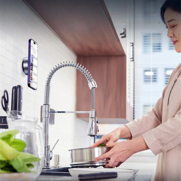 Magnetisk vakuumtelefonhållare