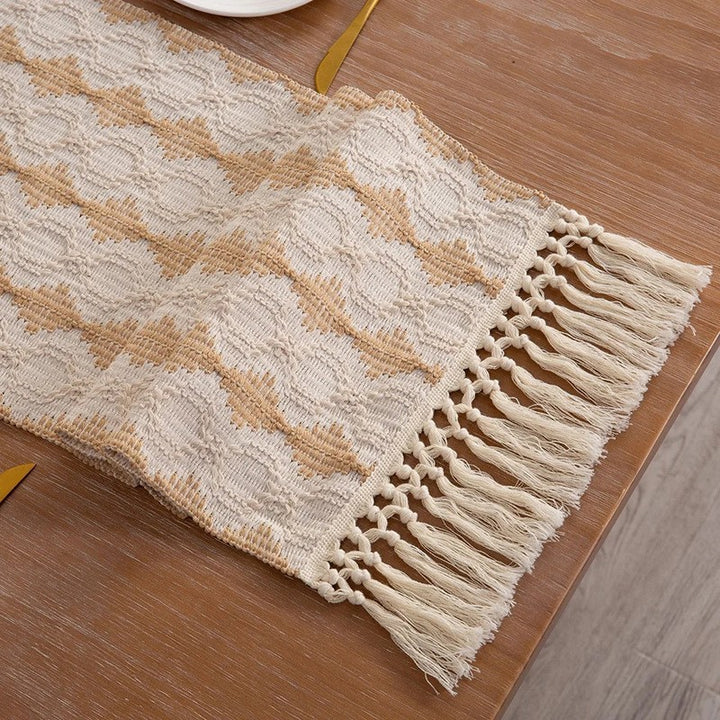 Boho bordsduk – heminredning med tofsar