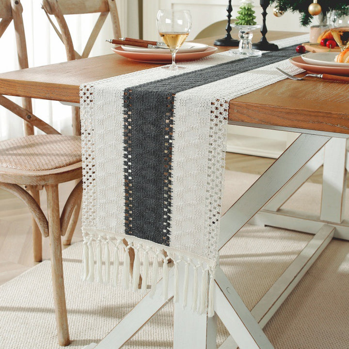 Boho bordsduk – heminredning med tofsar