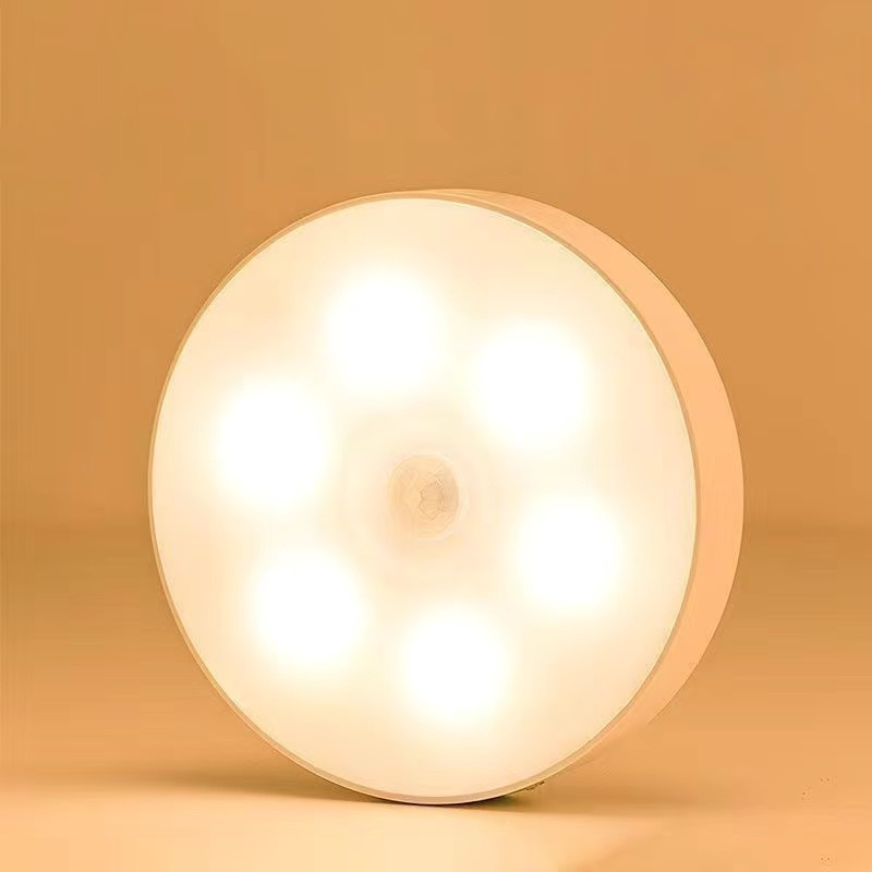 LjusKlok – Smart, Diskret och Pålitlig Lampa