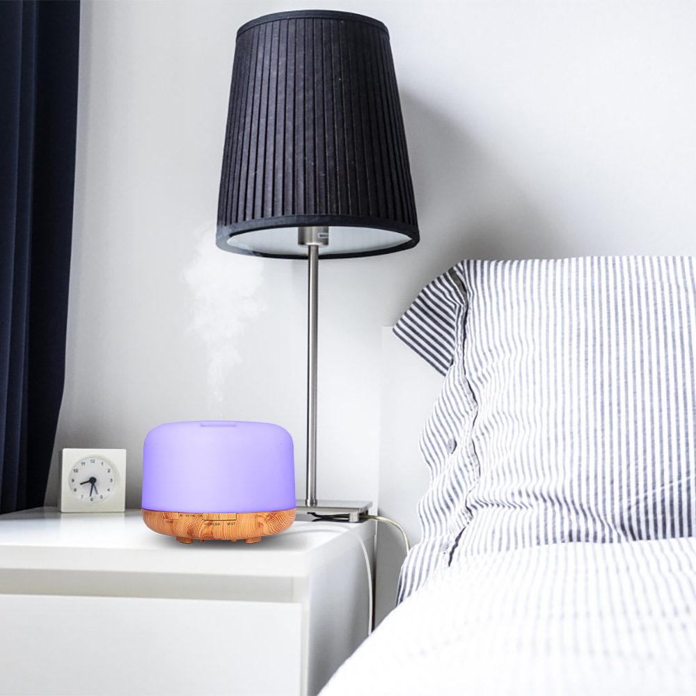 Aromadiffusor med växlande ljus