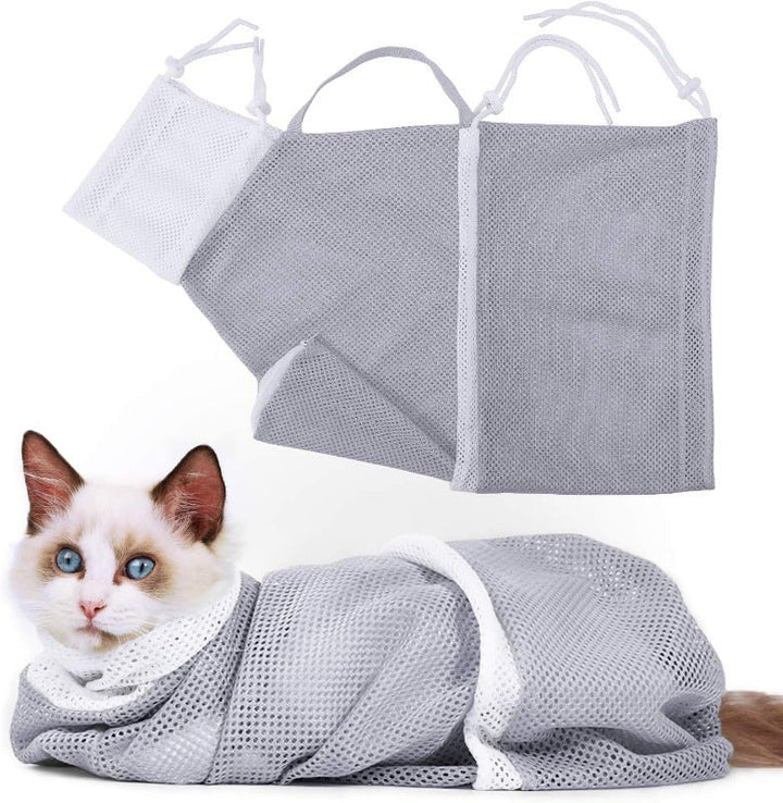 Grå badväska för katt liggandes