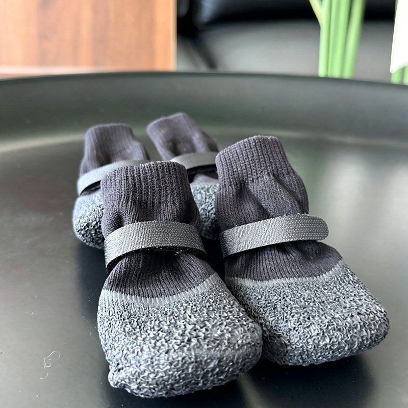 Svarta hundstrumpor med gummisula - detalj