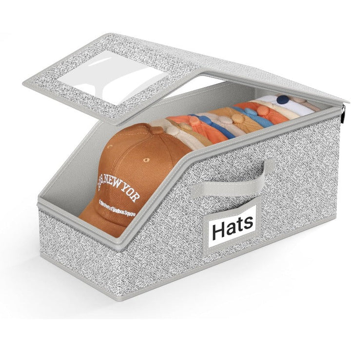 Kepsbox öppen med kepsar