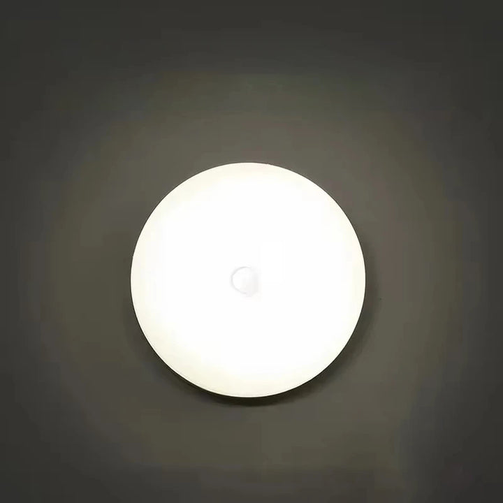 LjusKlok – Smart, Diskret och Pålitlig Lampa